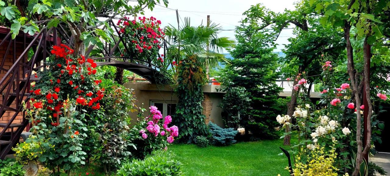 Green Garden Tiflis Exterior foto